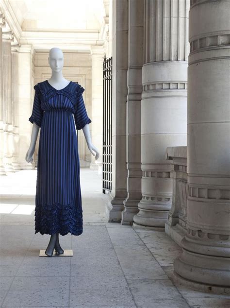 vetements et objets sans marque ni dénomination